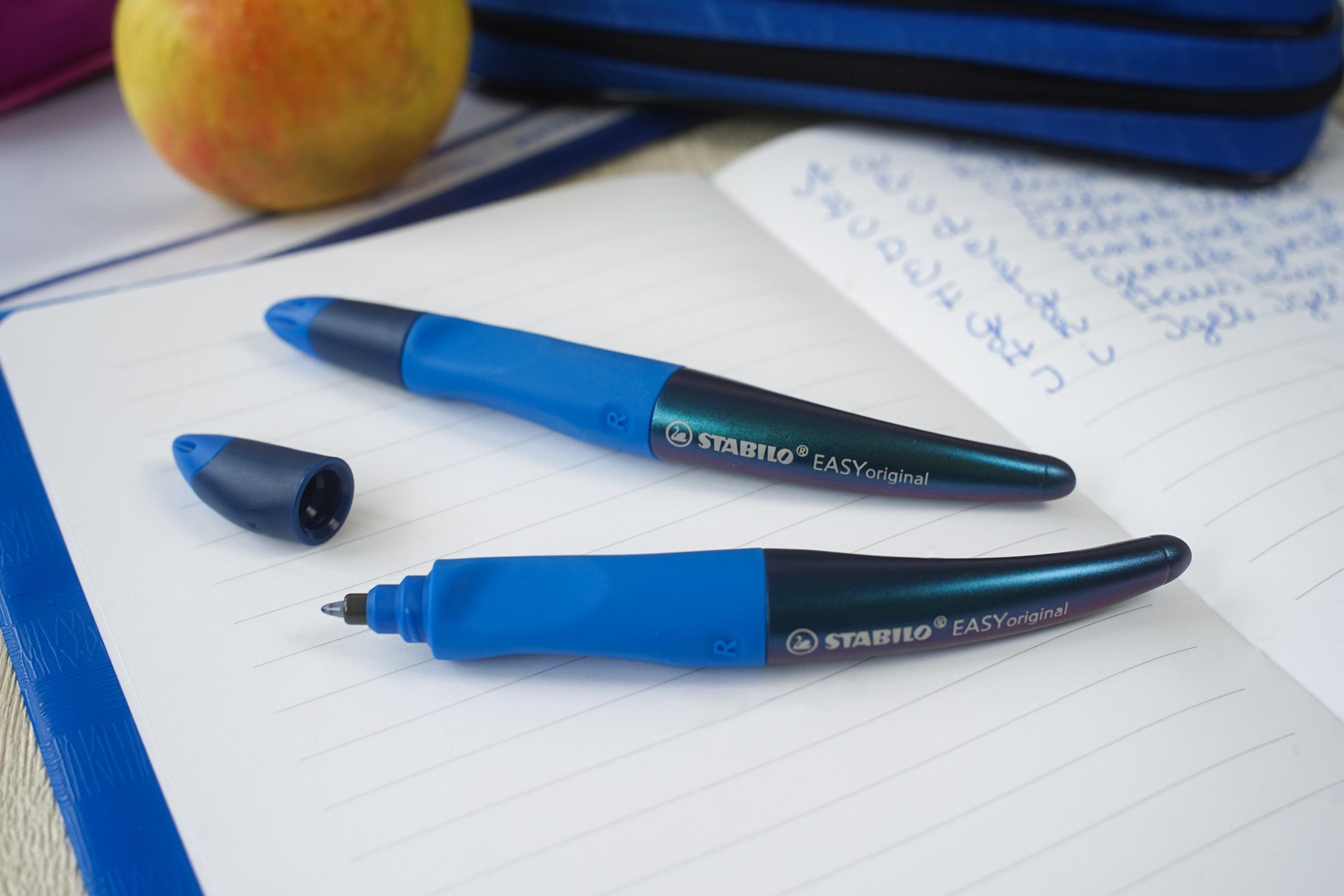 Produktbild STABILO® EASYoriginal Tintenroller für Rechtshänder - Holograph Edition in blau inklusive Patrone-Schreibfarbe blau (löschbar) 8 von 9