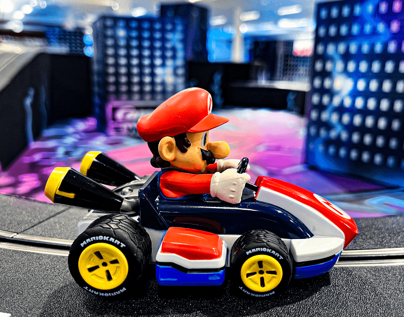 Produktbild Carrera DIGITAL 132 - Mario Kart (TM) - Mario 3 von 4