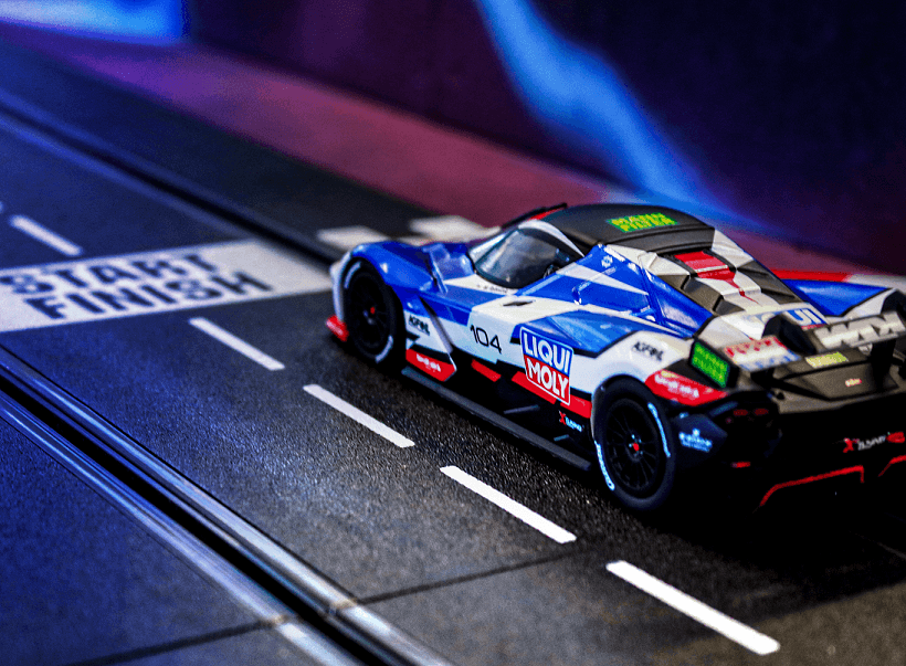 Produktbild Carrera DIGITAL 132 - KTM X-BOW GTX "Liqui Moly, No.104" 2 von 4