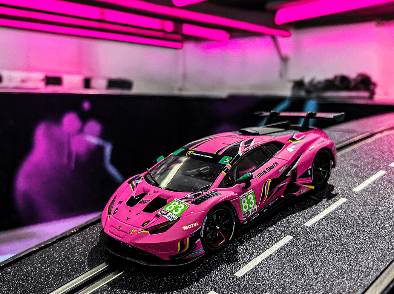 Produktbild Carrera DIGITAL 132 - Lamborghini Huracán GT3 Evo2 "Iron Dames, No.83" 3 von 3