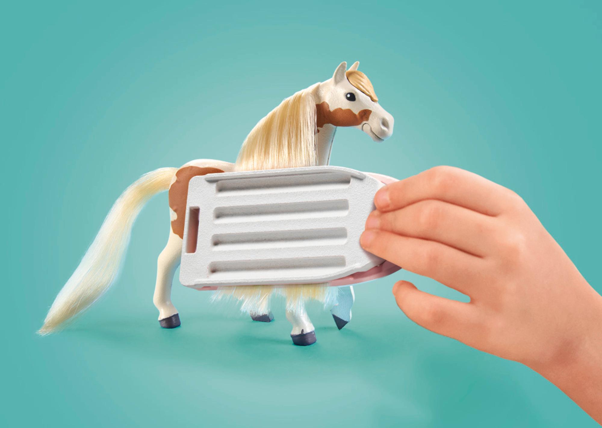 Produktbild PLAYMOBIL 71639 - Horses of Waterfall - Ellie&Pferd mit Kreppeisen 4 von 5