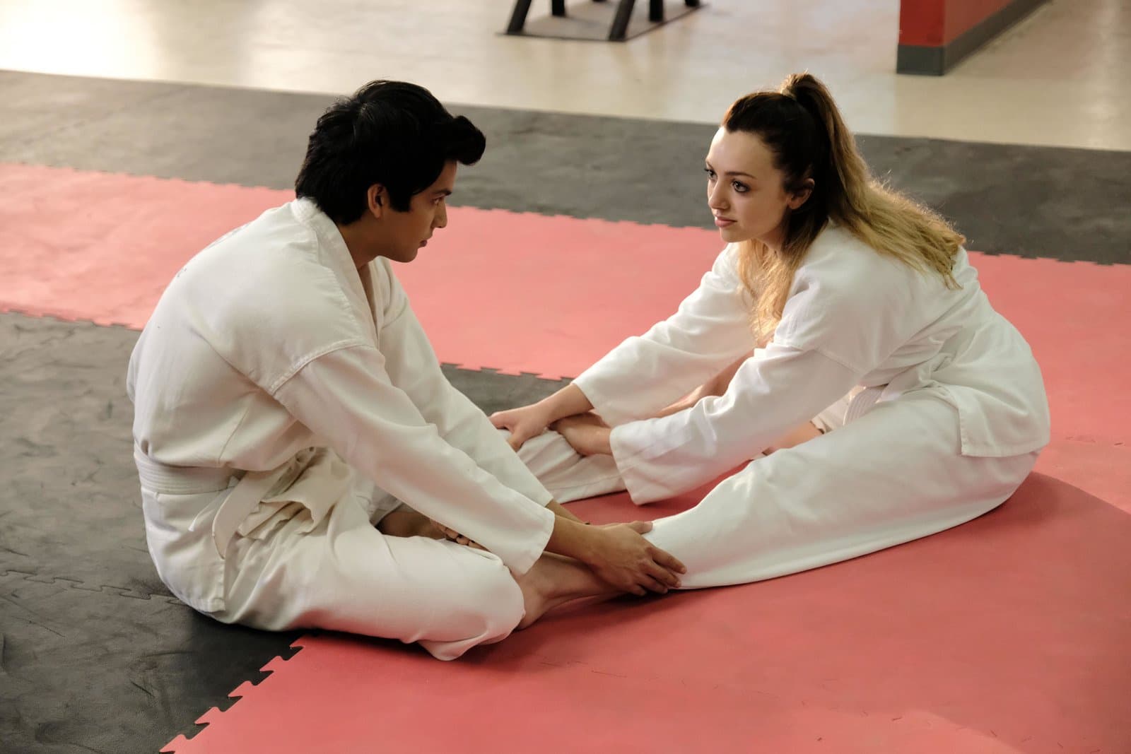 Produktbild Cobra Kai - Staffel 2  [2 DVDs] 6 von 8