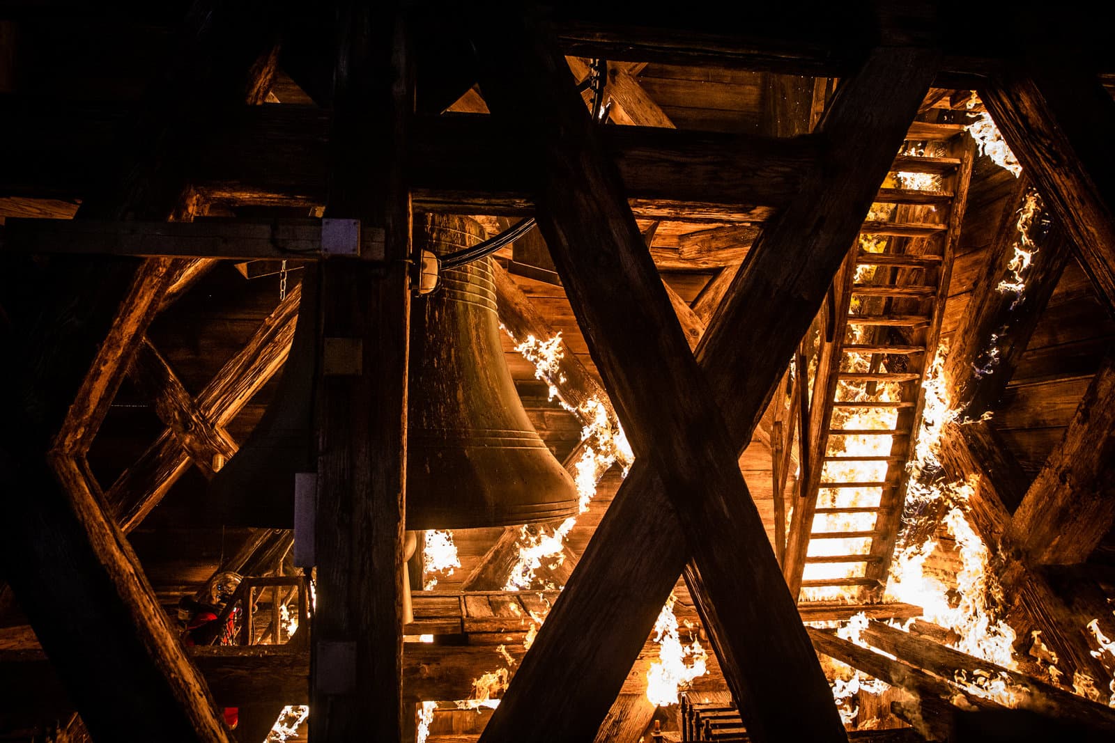 Produktbild Notre-Dame in Flammen 9 von 11