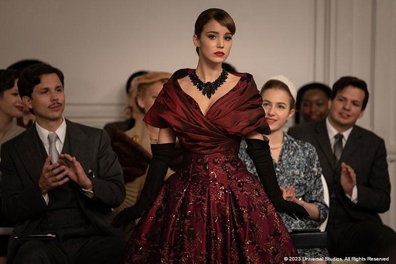 Produktbild Mrs. Harris und ein Kleid von Dior 8 von 8