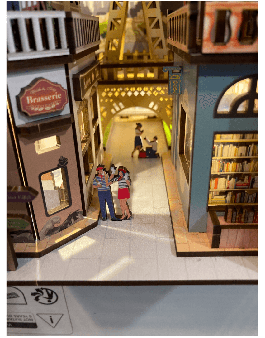 Produktbild Revell 00539 Book Nook Tiny Adventures Paris  4 von 12