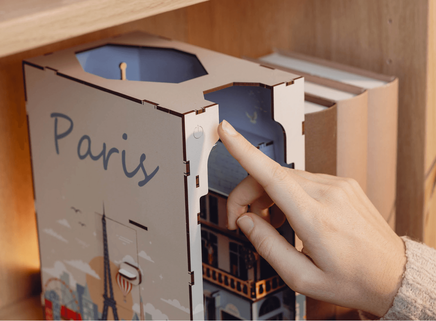 Produktbild Revell 00539 Book Nook Tiny Adventures Paris  2 von 12