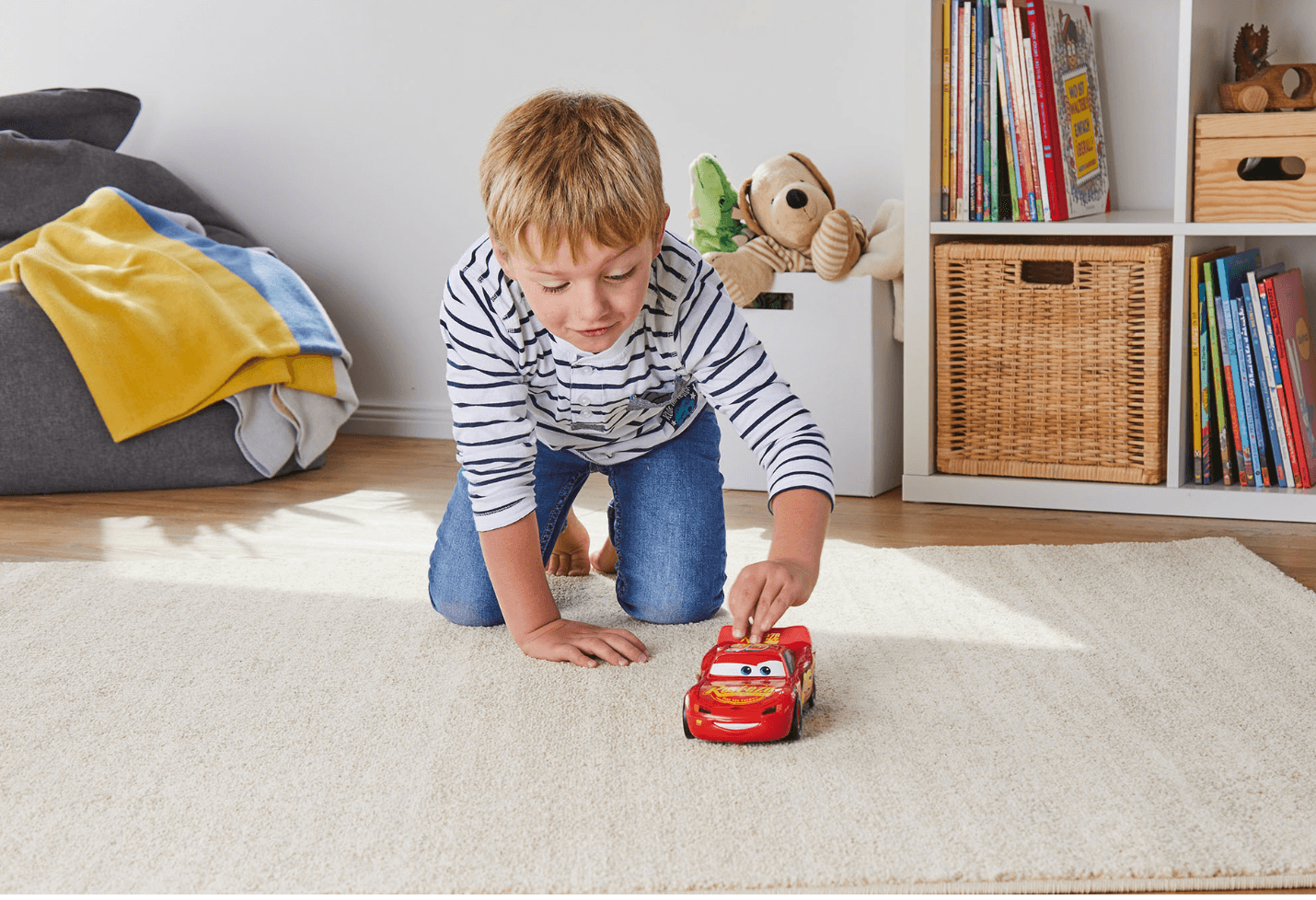 Produktbild Revell 06562 Model Kits Lightning McQueen Disney-Cars Auto mit Licht&Sound 13 von 13
