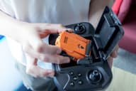 Revell Control 23810 Drone De Bolsillo Con Cámara 720p – Plegable, Mando Con Carga, Sensor De Altitud Y Modo Sin Cabeza – Ideal Para Principiantes Y Expertos