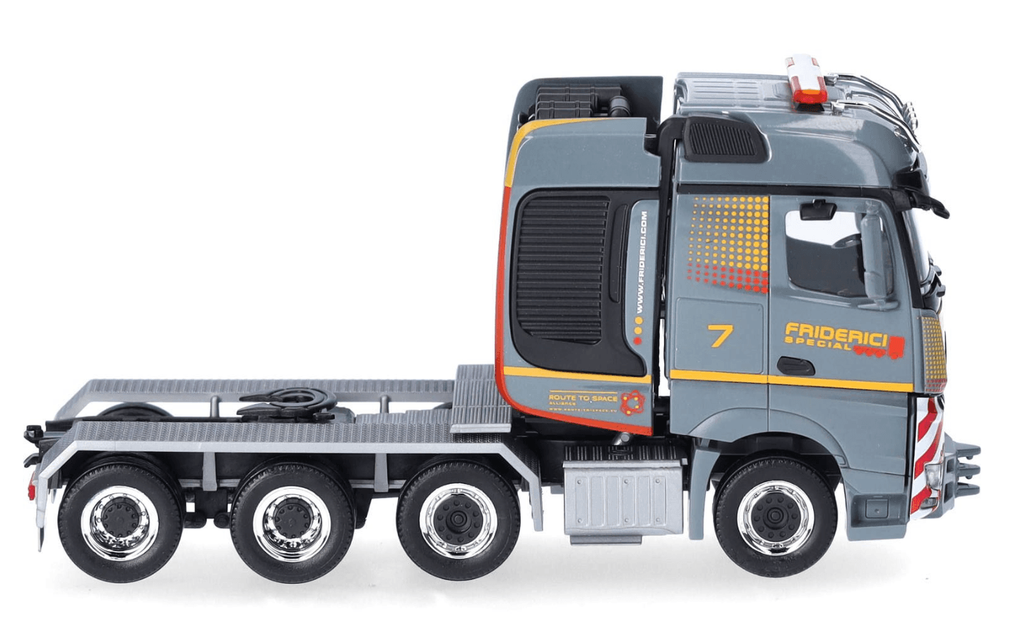 Produktbild Herpa 317047 1:87 Mercedes-Benz Arocs Bigspace Schwerlast-Zugmaschine 4achs "Friderici" 4 von 5