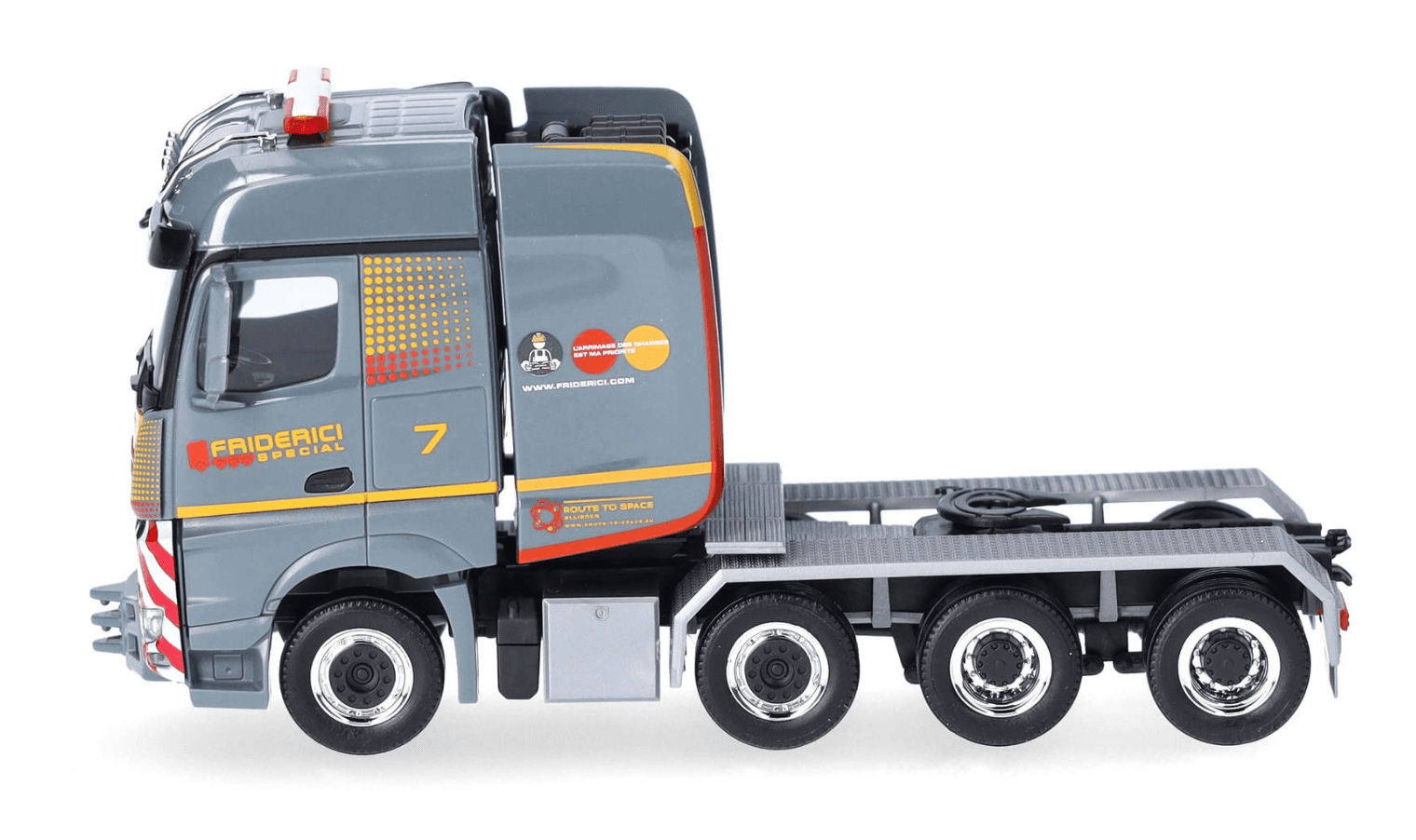 Produktbild Herpa 317047 1:87 Mercedes-Benz Arocs Bigspace Schwerlast-Zugmaschine 4achs "Friderici" 3 von 5