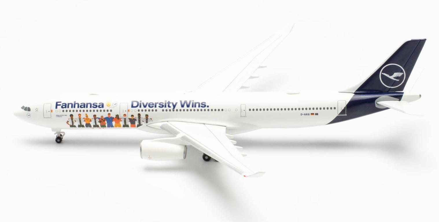 Produktbild Herpa WINGS 537216 1:500 Lufthansa A330 Fanhansa – Diversity Wins - D-AIKQ 2 von 5