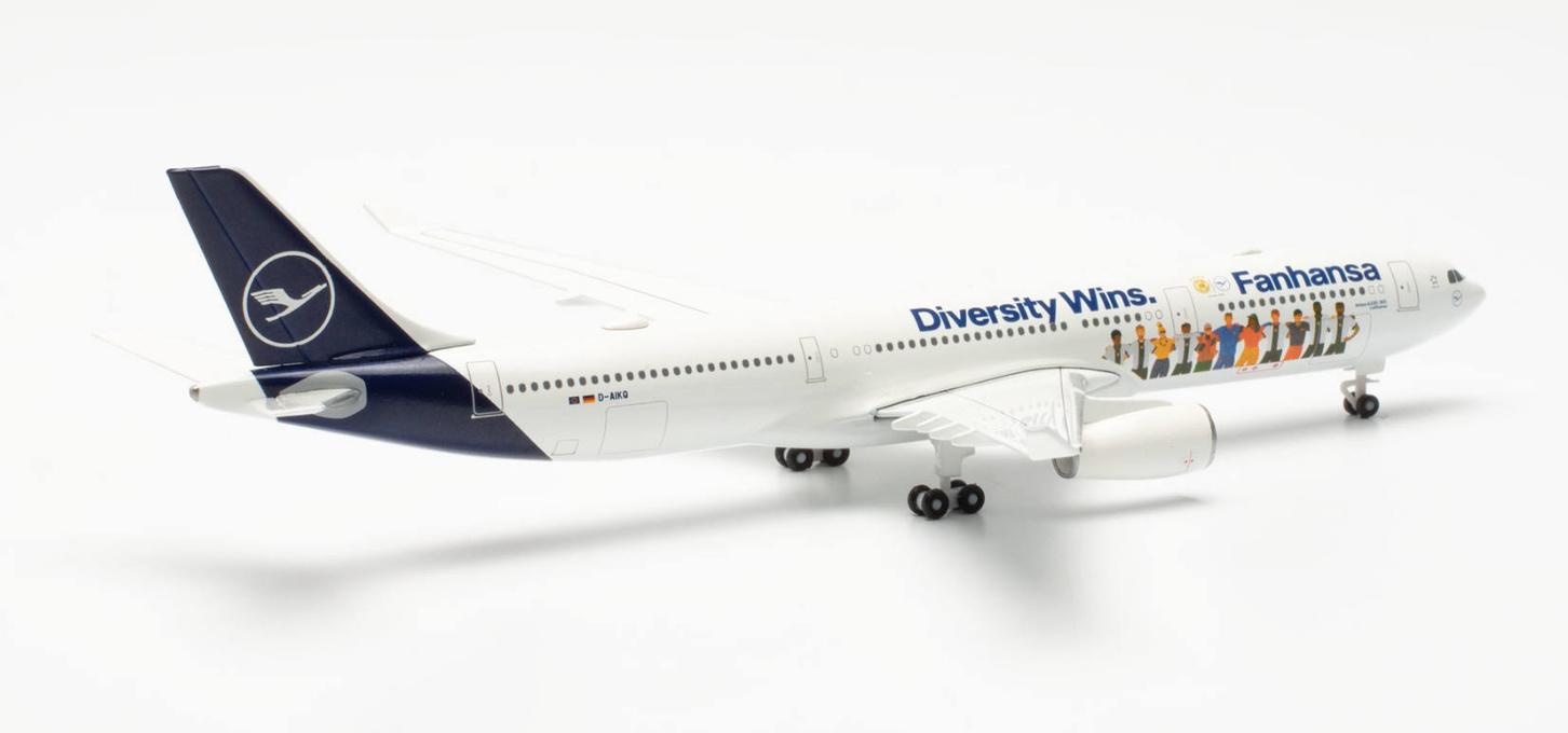 Produktbild Herpa WINGS 537216 1:500 Lufthansa A330 Fanhansa – Diversity Wins - D-AIKQ 3 von 5