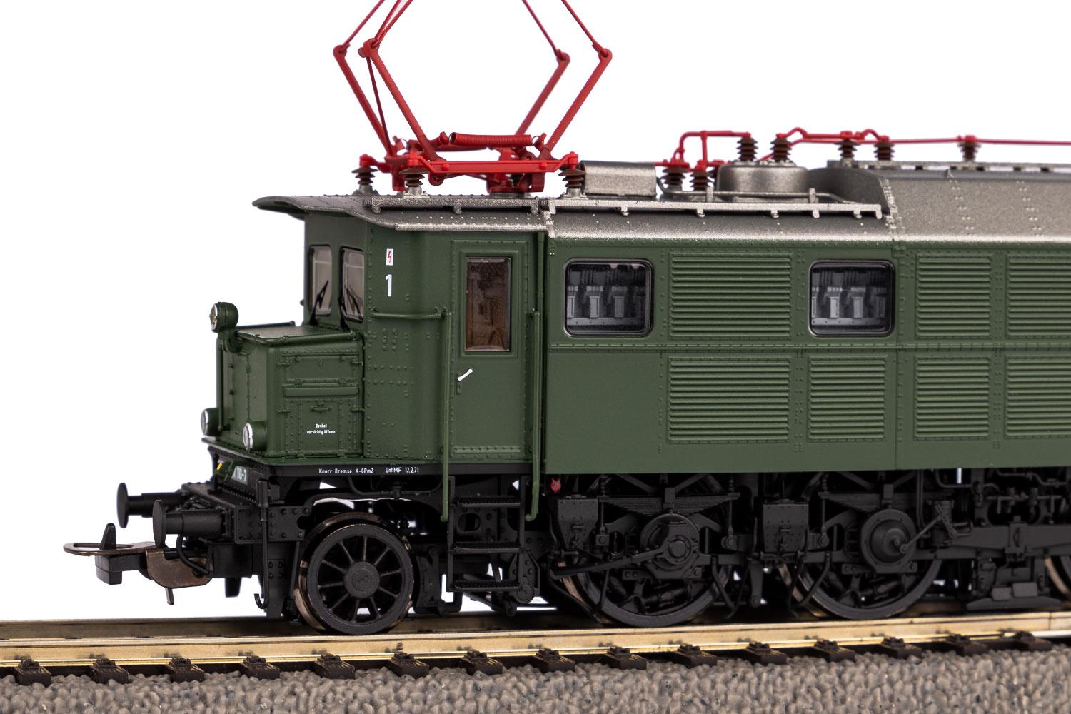 Produktbild PIKO 51491 H0 WECHSELST E-Lok 117 110 DB IV 6 von 7