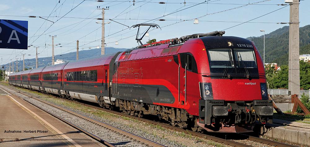 Produktbild PIKO H0 58132 - Zugset Railjet Rh 1216 + 3 Wagen ÖBB, Wechselstrom 2 von 2