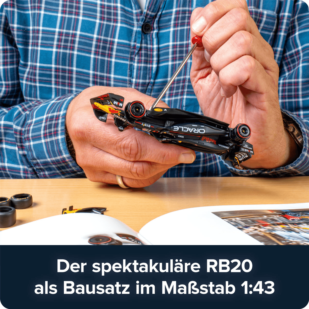 Produktbild FRANZIS Oracle Red Bull Racing Adventskalender 3 von 5