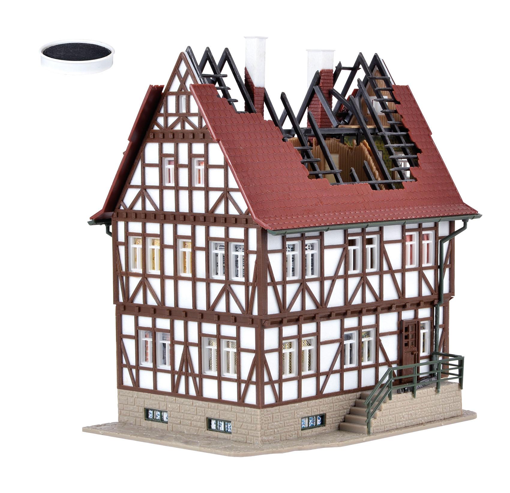 Produktbild Vollmer 43728 H0 - Brennendes Haus 3 von 3