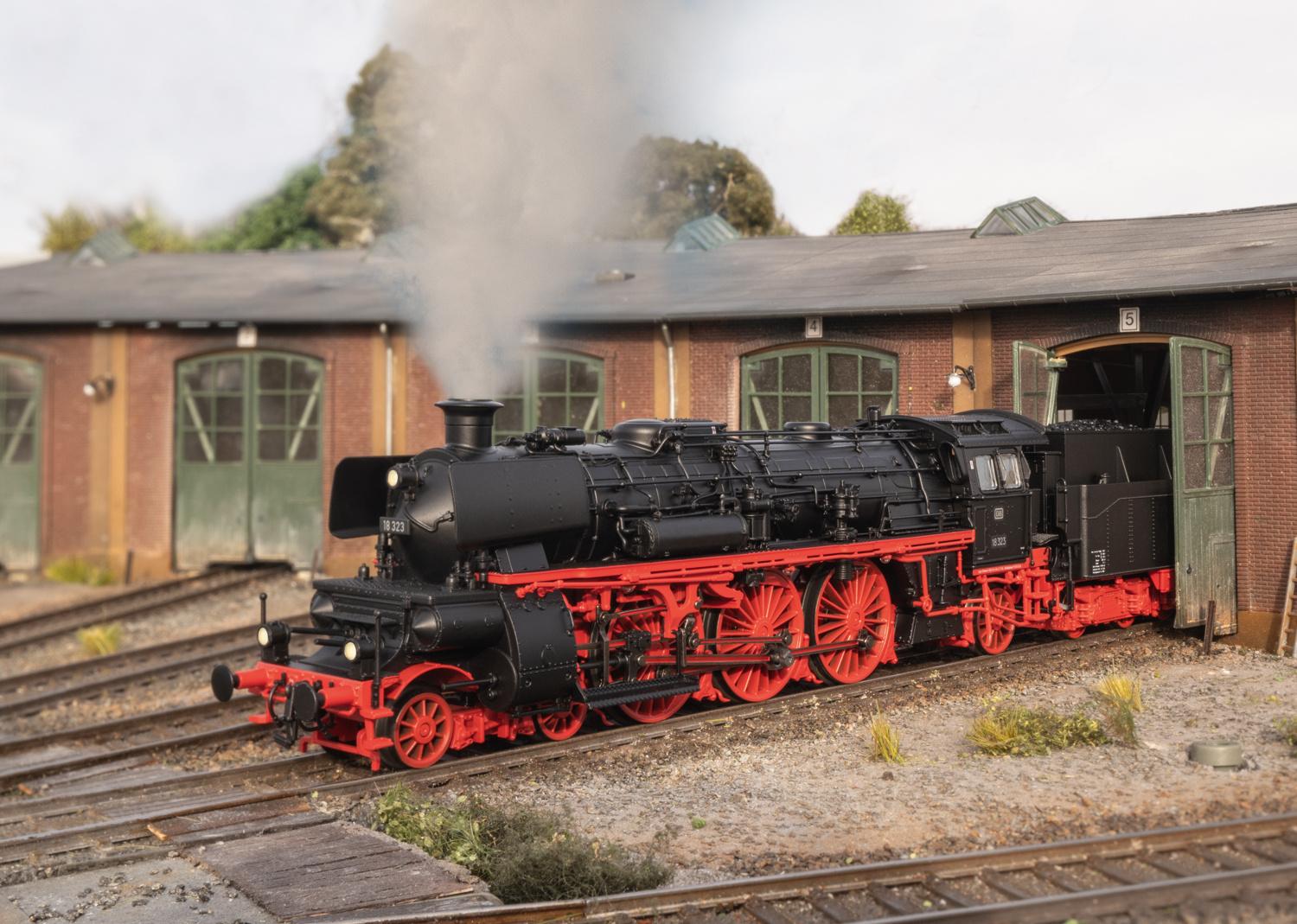 Produktbild TRIX 25323 H0 Dampflokomotive 18 323 6 von 8