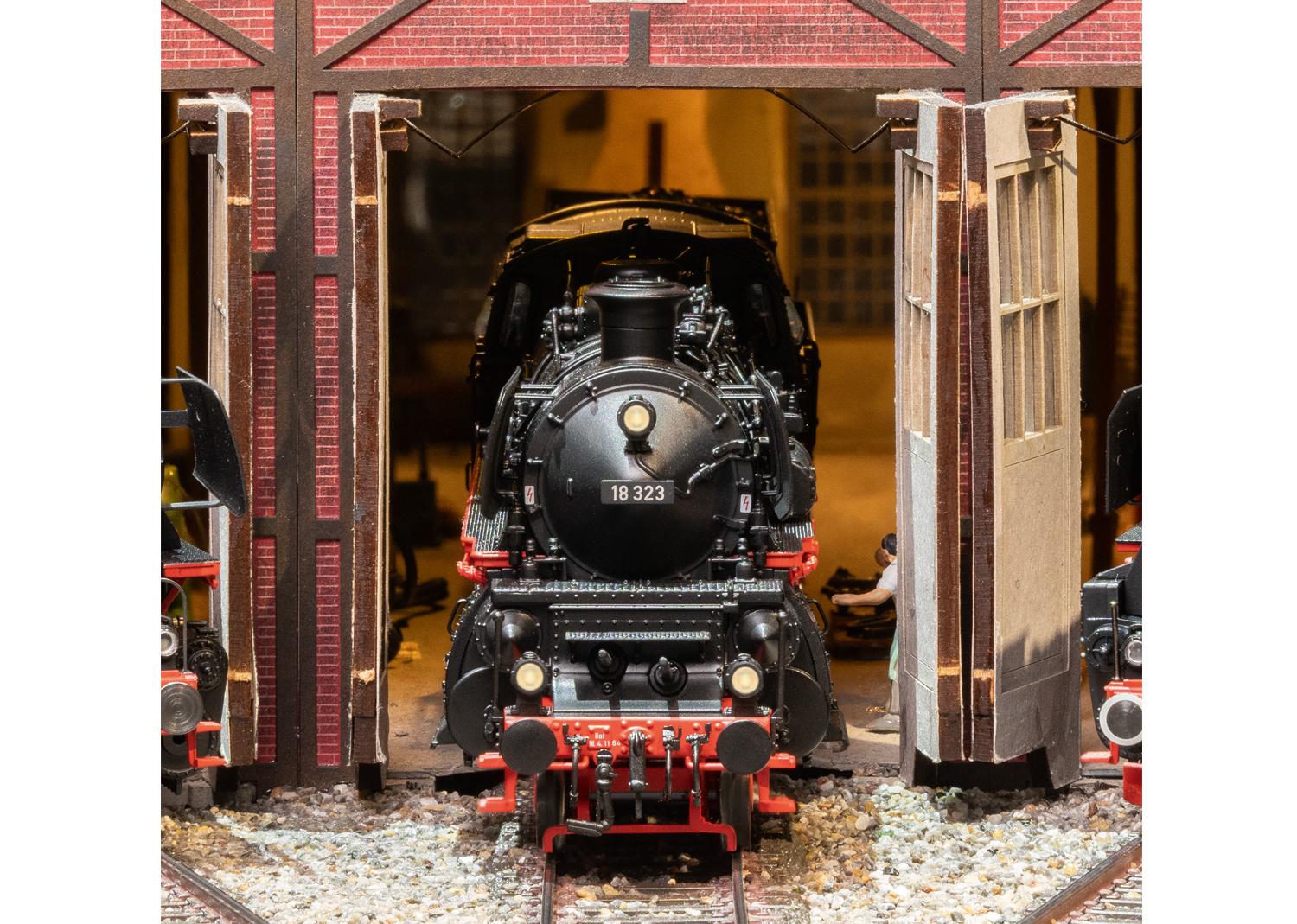 Produktbild TRIX 25323 H0 Dampflokomotive 18 323 3 von 8