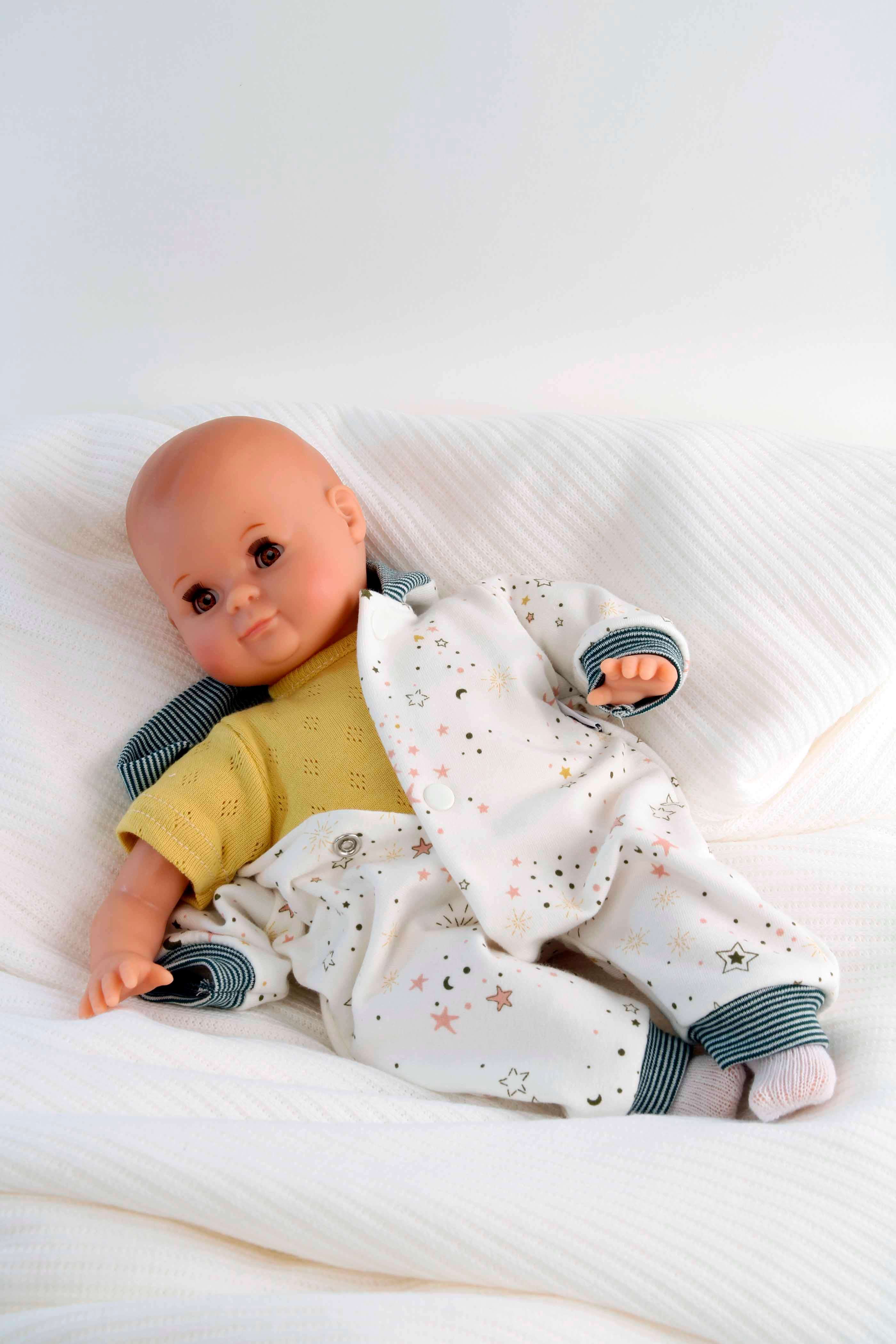 Produktbild Schildkröt-Puppen Puppe Schlummerle 32 cm mit Malhaar und braunen Schlafaugen, Overall weiß/blau 3 von 3