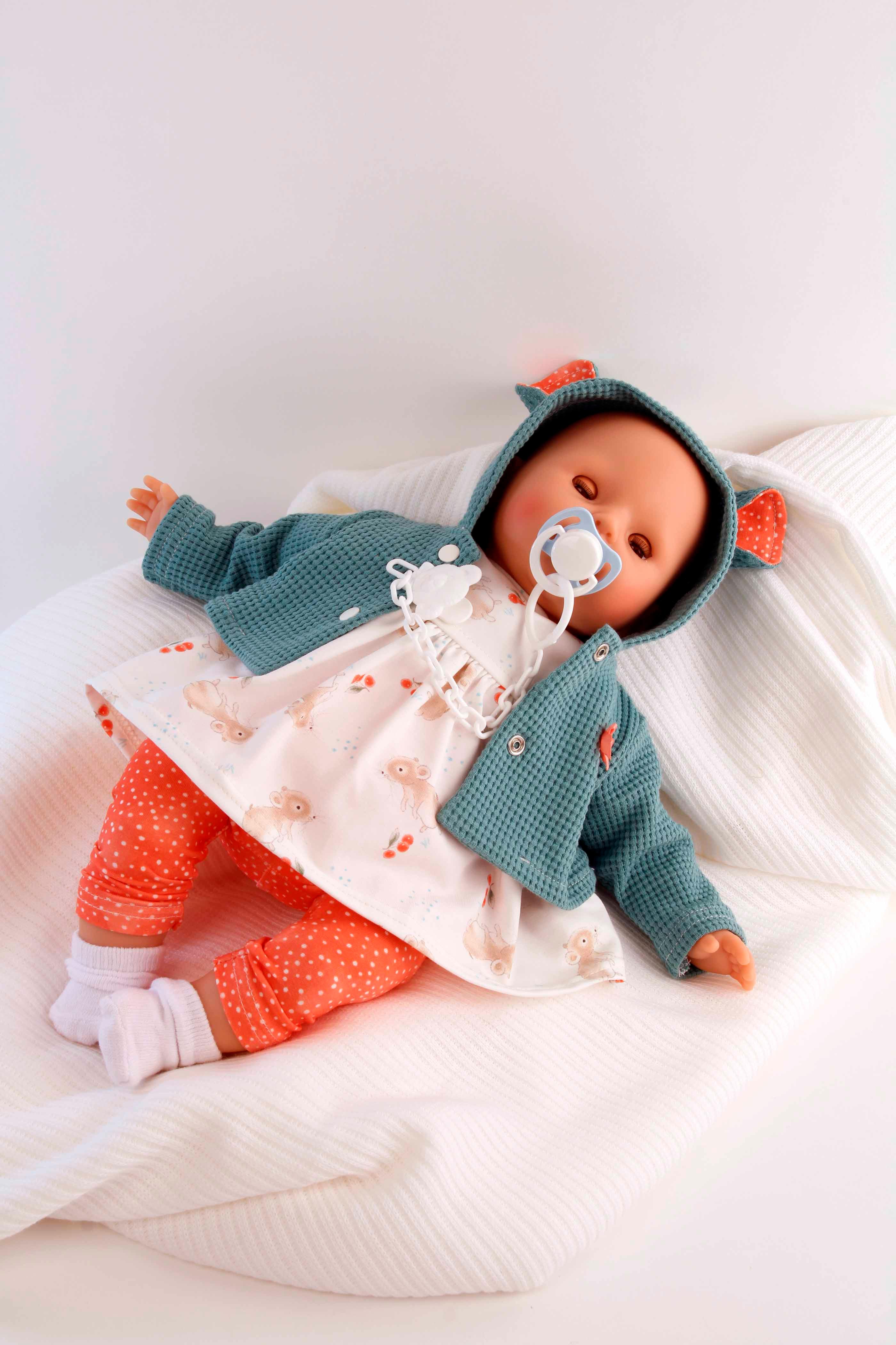 Produktbild Schildkröt-Puppen Baby Amy 45 cm mit Schnuller, Malhaar, braune Schlafaugen, Mäuschenkleidung 2 von 4