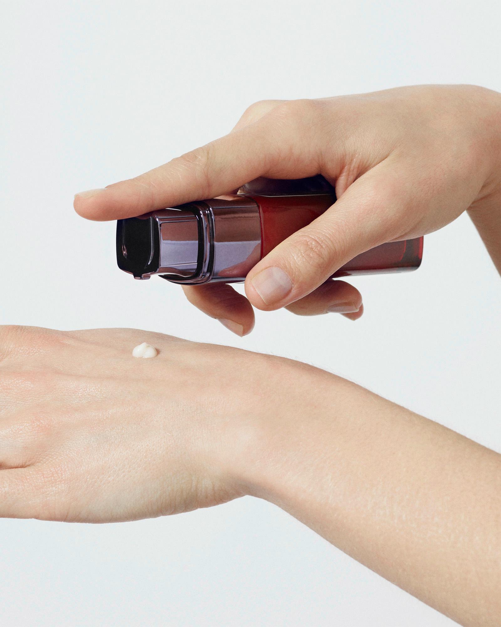 Produktbild L'Oréal Paris Dermo Revitalift Laser x3 Serum Anti Age - Straffendes Anti-Aging-Serum mit Hyaluronsäure und Vitamin C 3 von 12