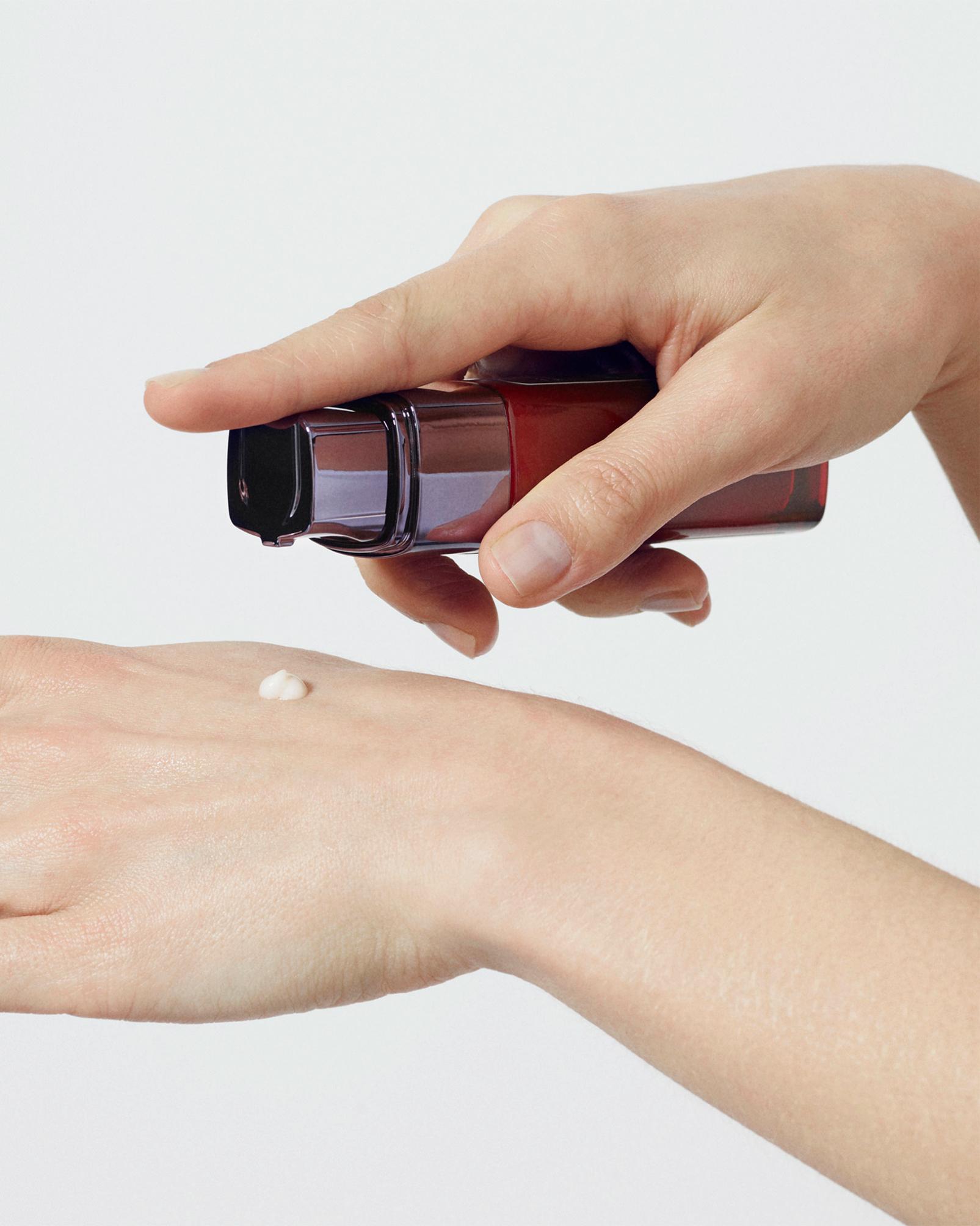 Produktbild L'Oréal Paris Dermo Revitalift Laser x3 Serum Anti Age - Straffendes Anti-Aging-Serum mit Hyaluronsäure und Vitamin C 10 von 12
