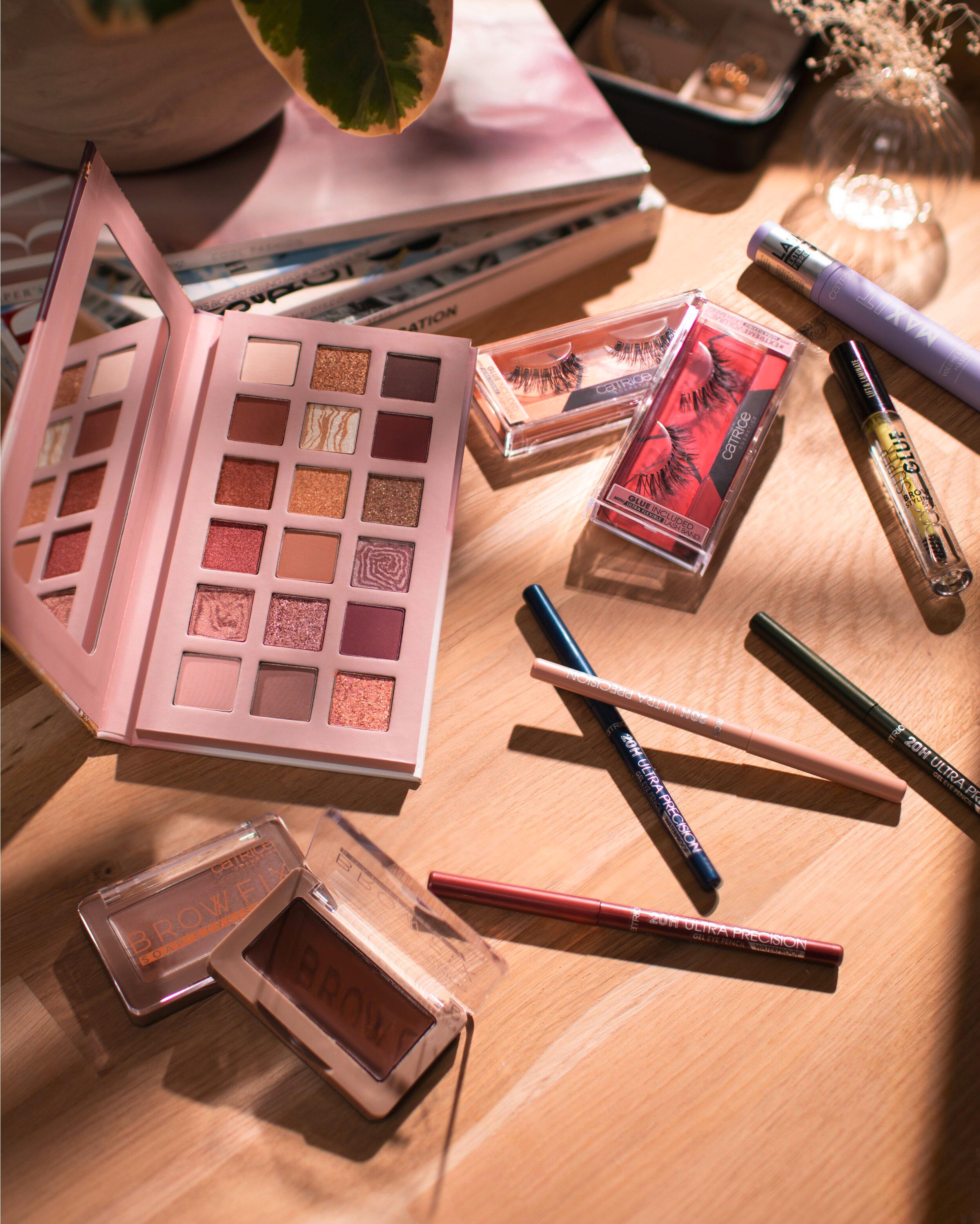 Produktbild Catrice Super Glue Brow Styling 7 von 15