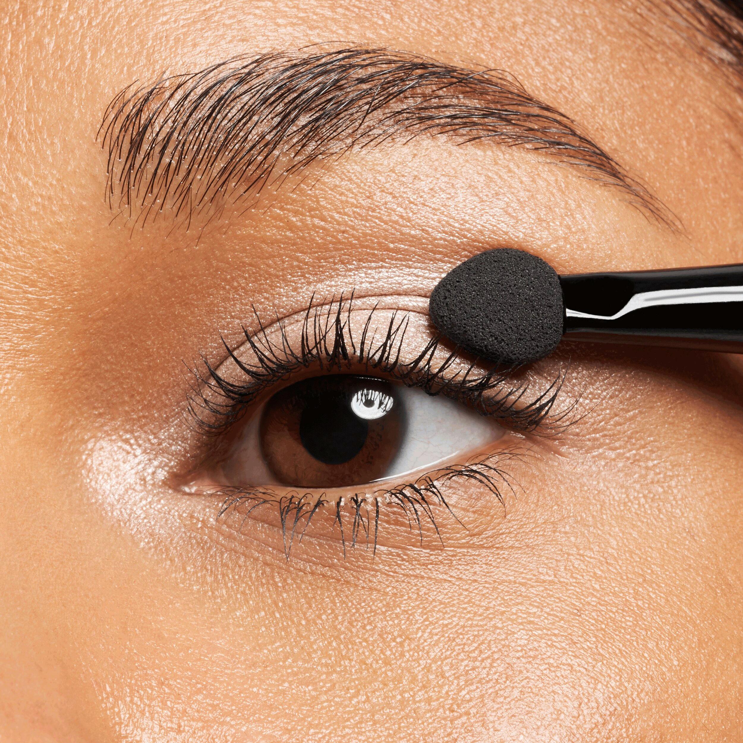 Produktbild Catrice Magic Perfectors Duo Eyeshadow Brush 2 von 4