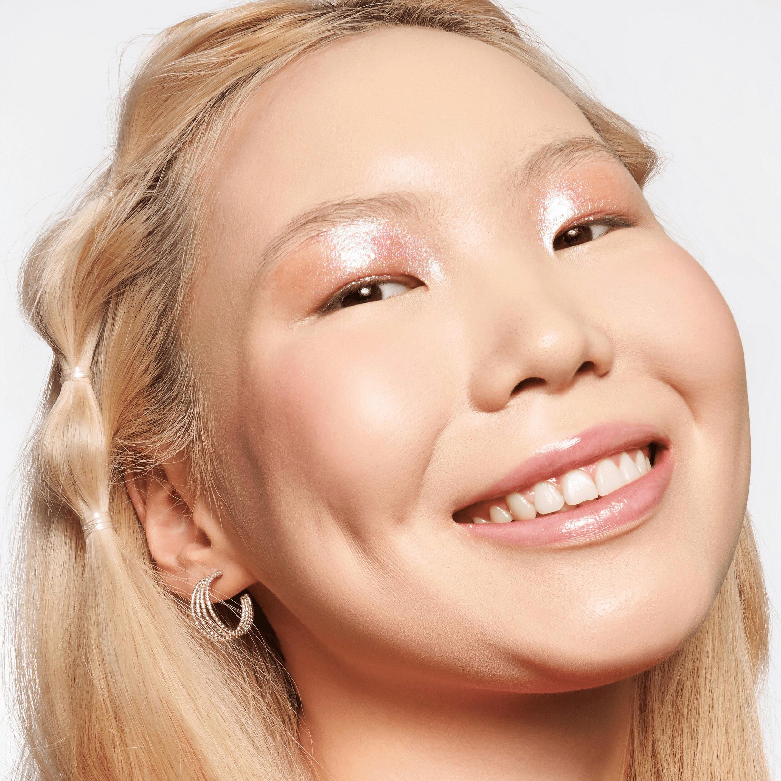 Produktbild essence NATURAL MATTE MOUSSE FOUNDATION 4 von 8