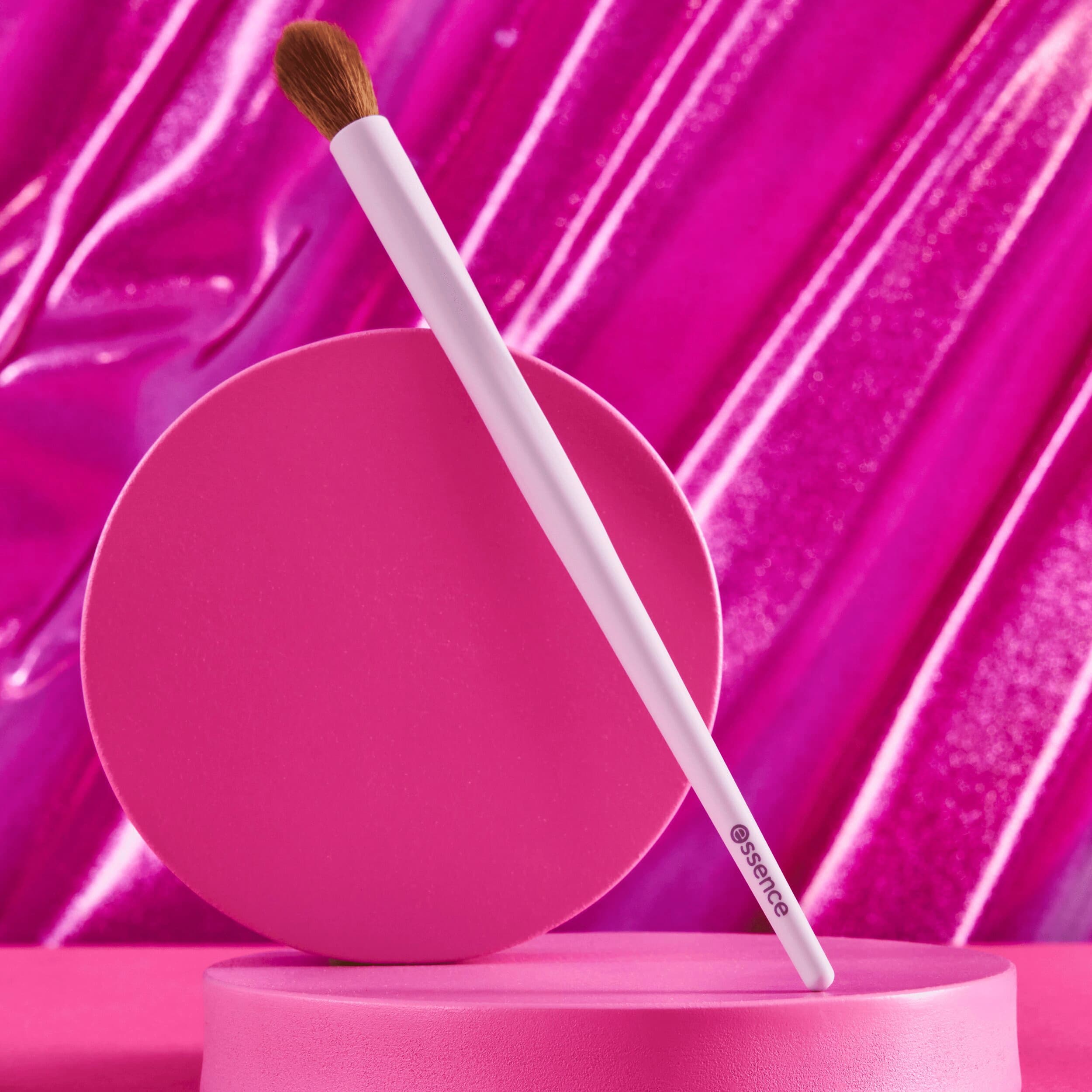 Produktbild essence blending Eyebrush Blending is my cardio 4 von 6