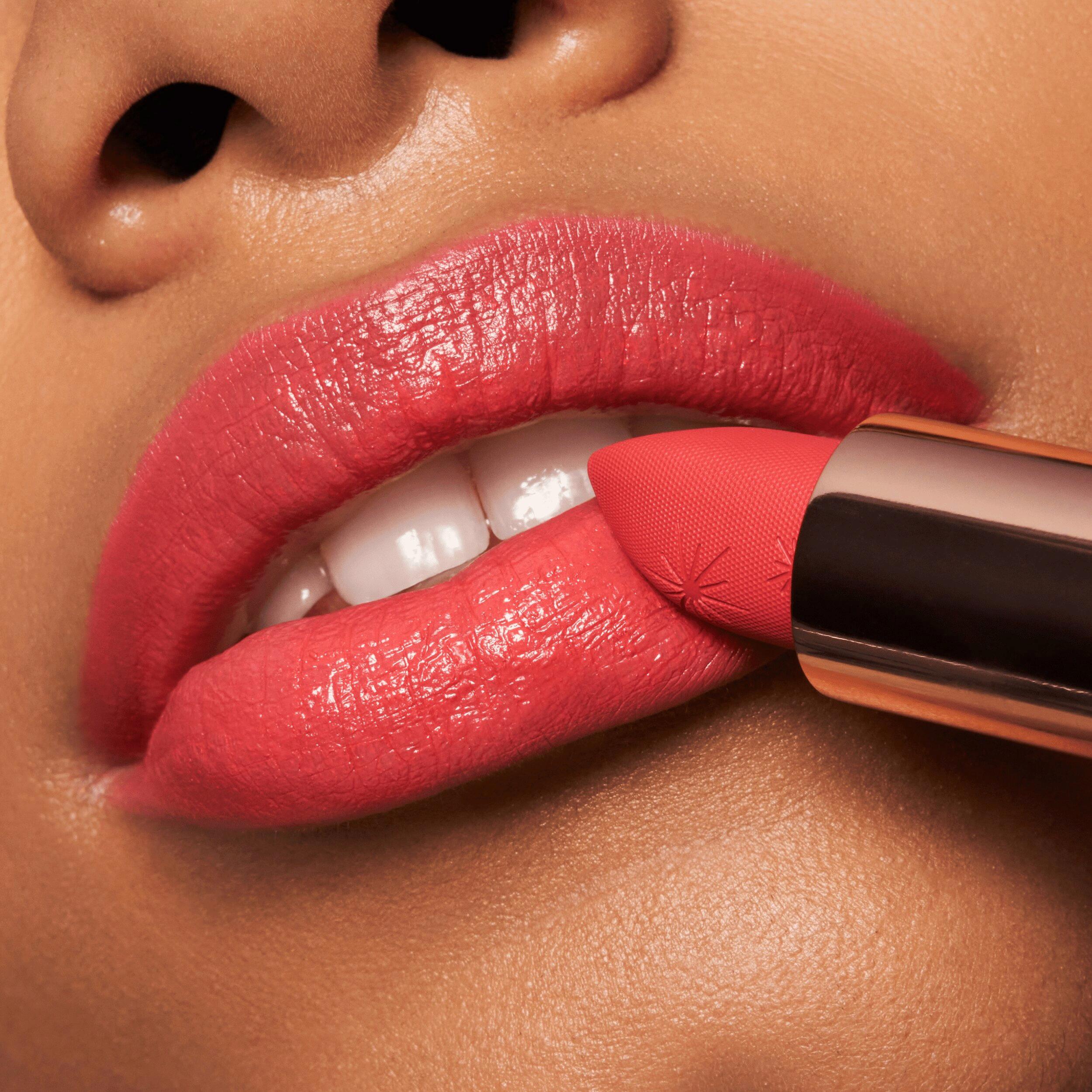 Produktbild essence caring SHINE Vegan Collagen Lipstick 8 von 16