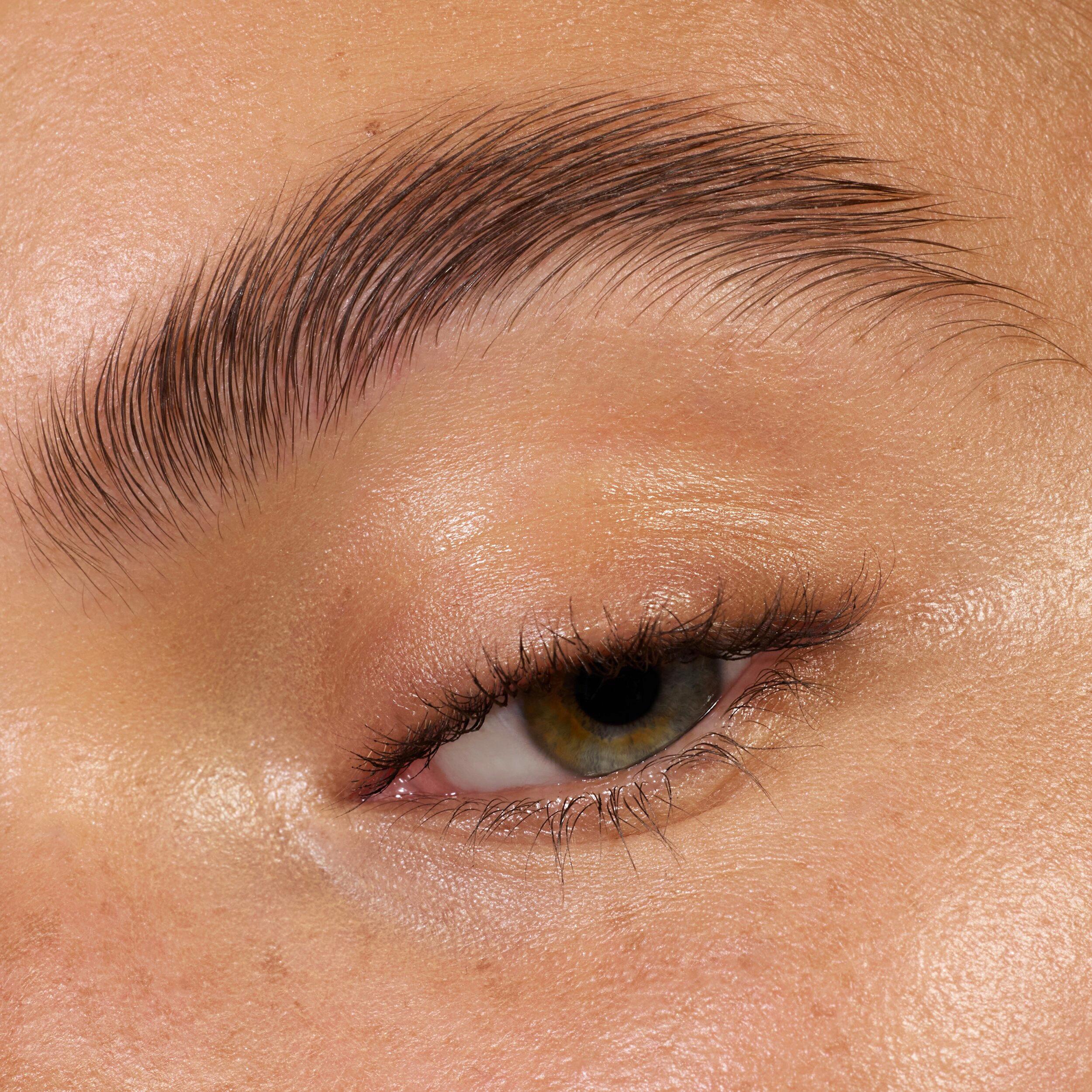 Produktbild essence FIX IT LIKE A PRO Transparent Brow Fixing Gel 10 von 12