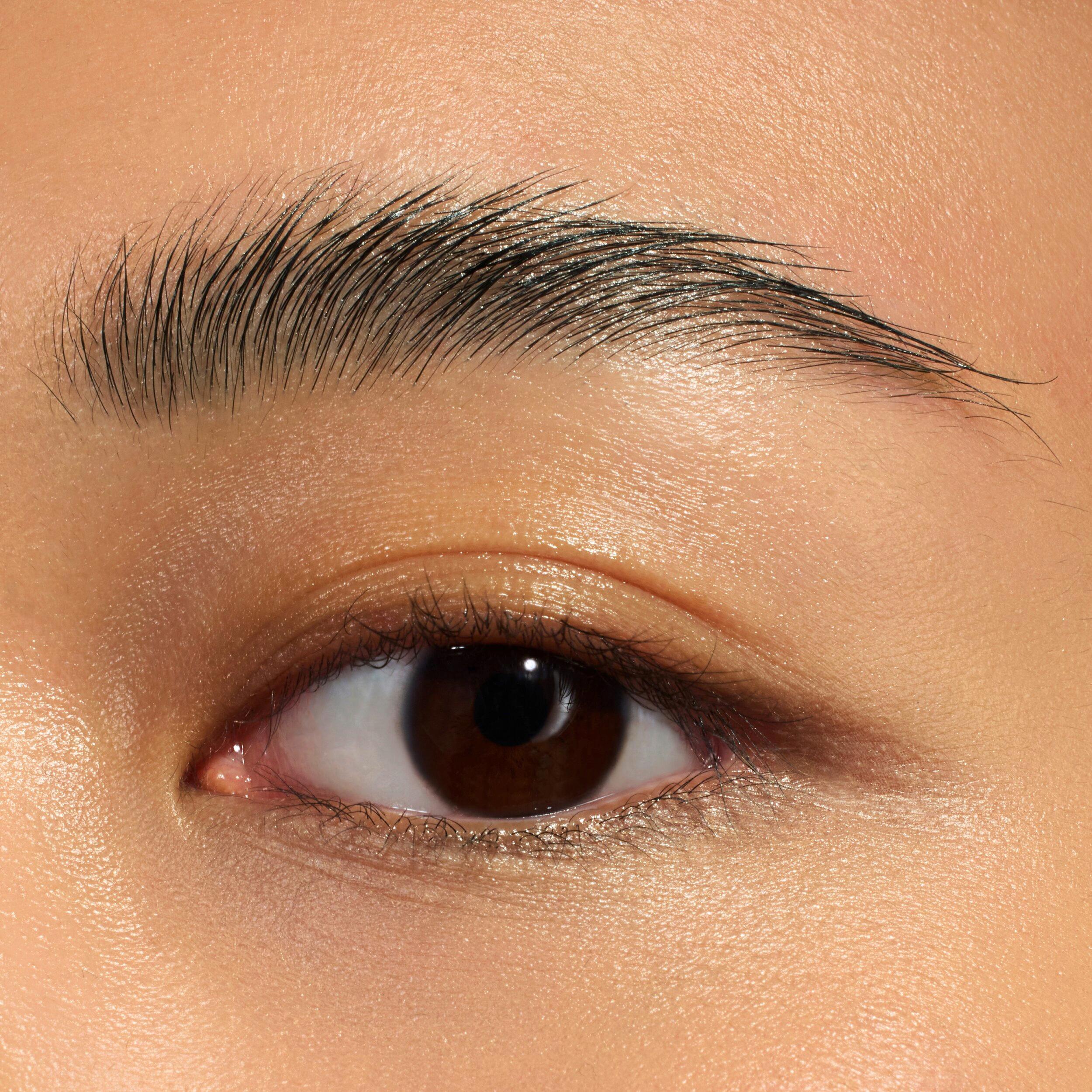 Produktbild essence FIX IT LIKE A PRO Transparent Brow Fixing Gel 11 von 12