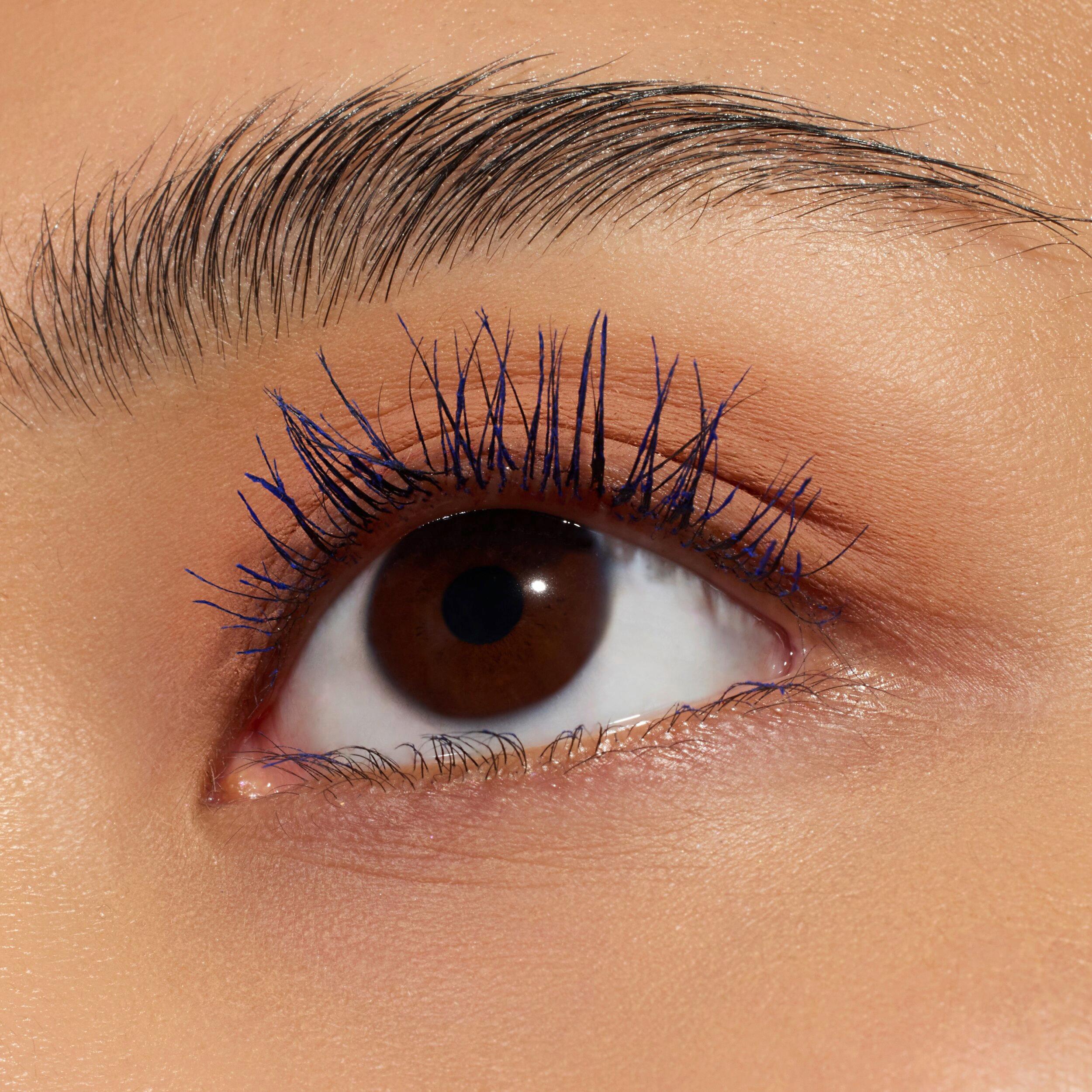 Produktbild essence I LOVE EXTREME BLUE crazy volume mascara 8 von 15