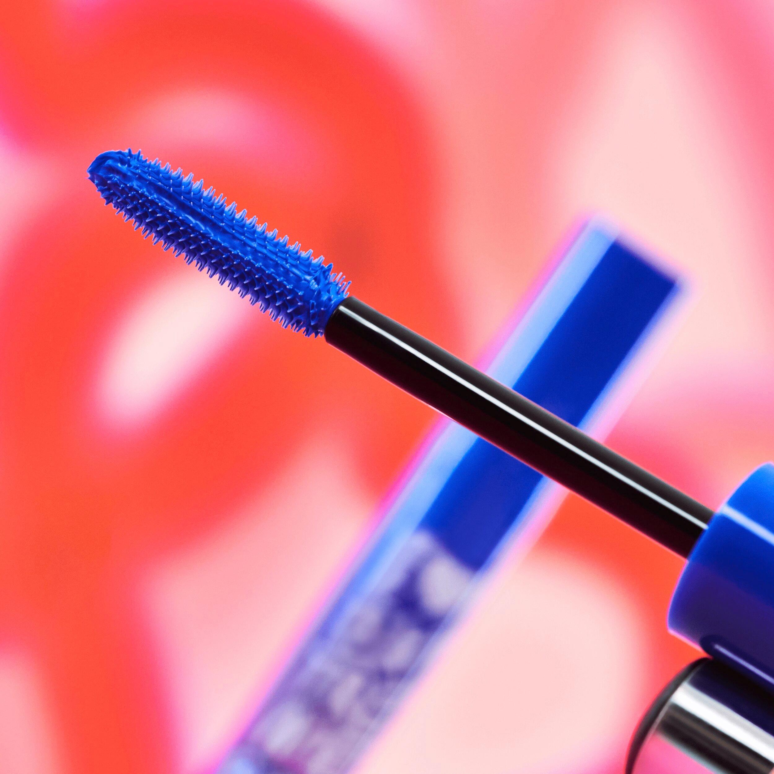 Produktbild essence I LOVE EXTREME BLUE crazy volume mascara 6 von 15