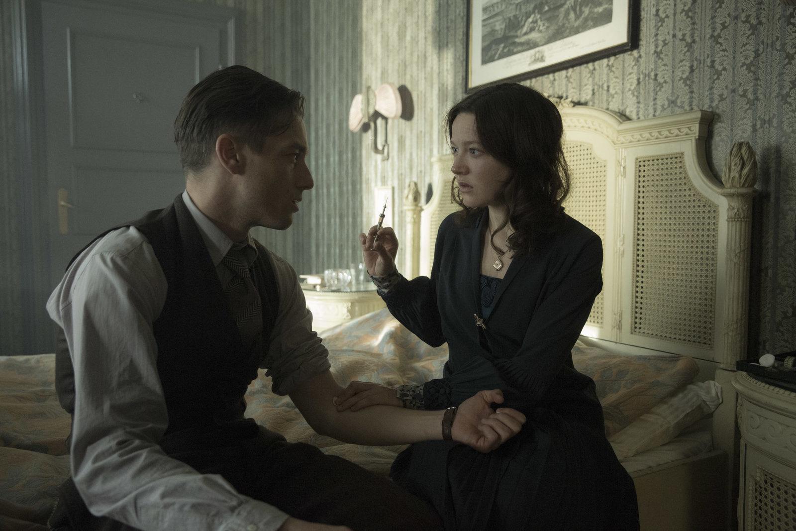 Produktbild Babylon Berlin - Collection Staffel 1 - 4  [12 DVDs] 4 von 12