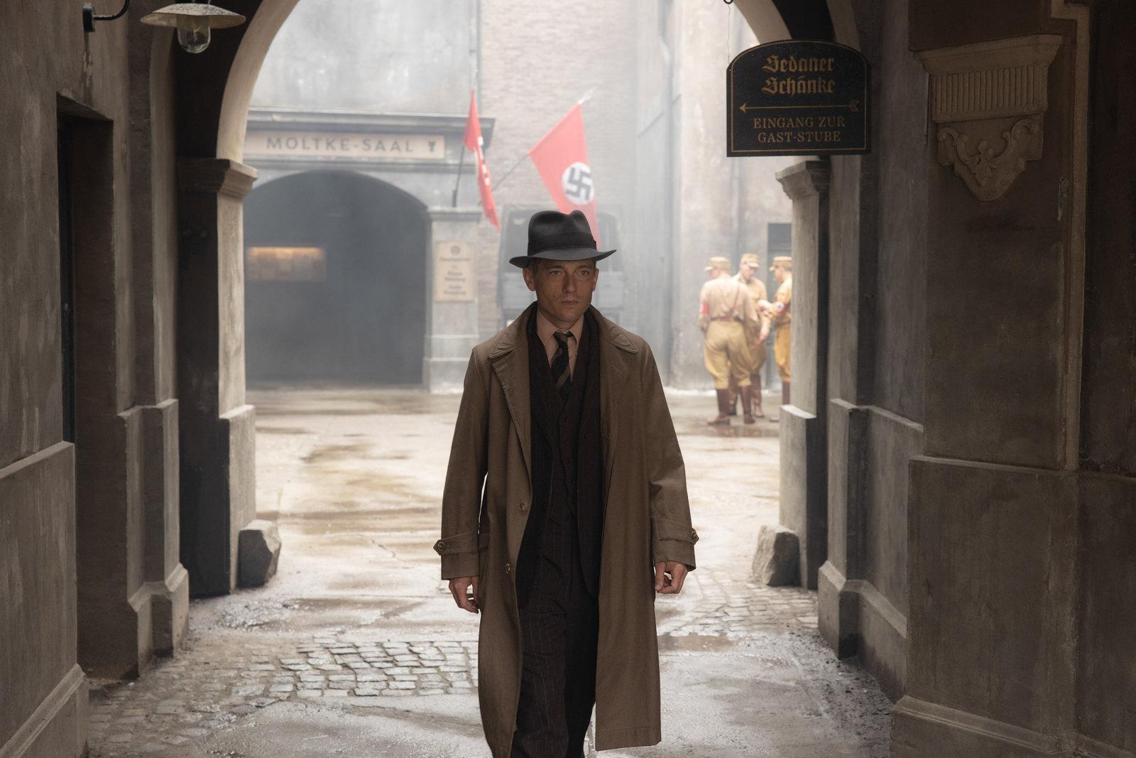 Produktbild Babylon Berlin - Staffel 4  [3 BRs] 4 von 7