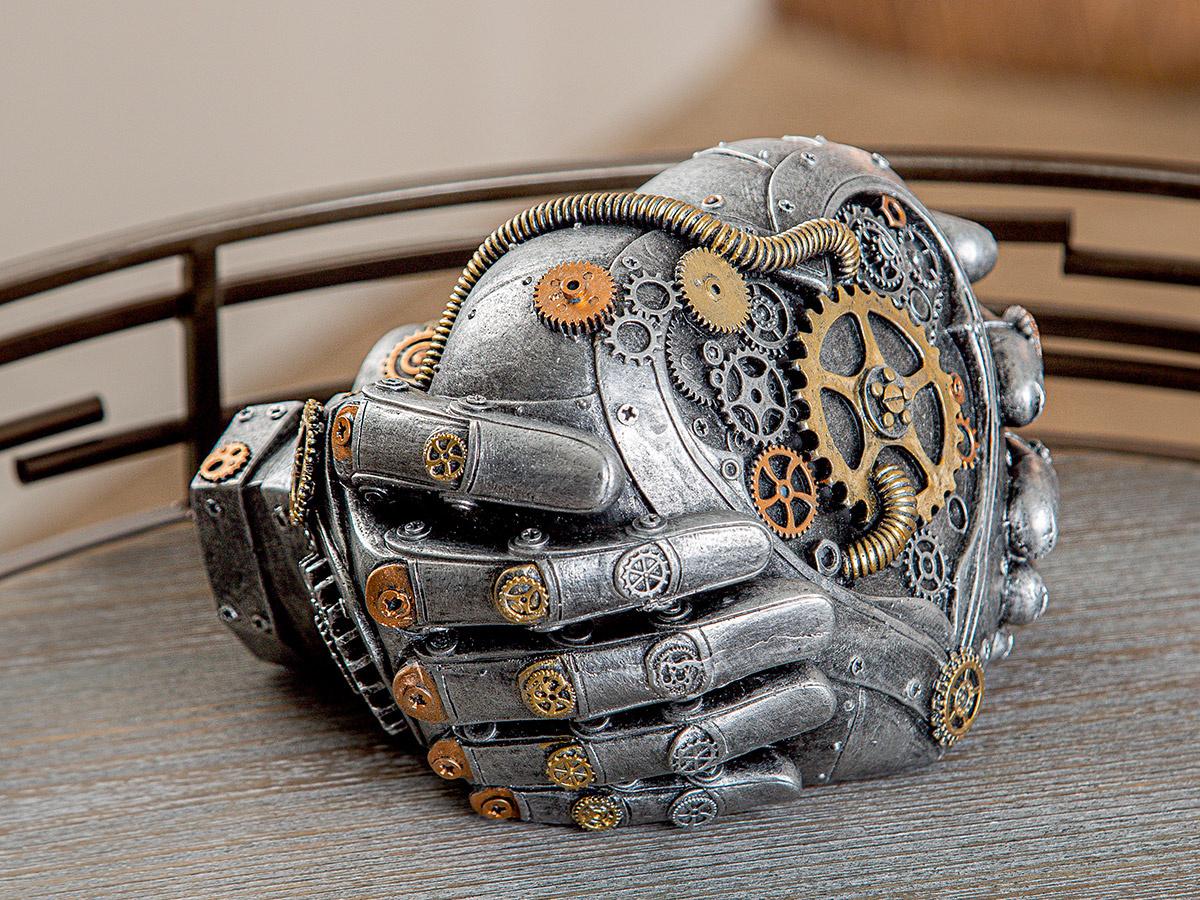 Produktbild GILDE Poly Skulptur Steampunk Herz in Händen H=12cm 2 von 2
