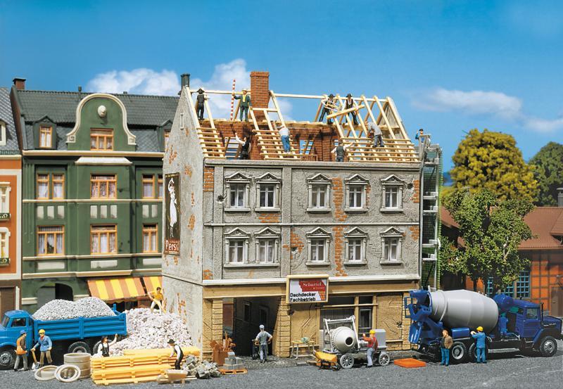 Faller 130456 - H0 - Stadthaus in Renovierung