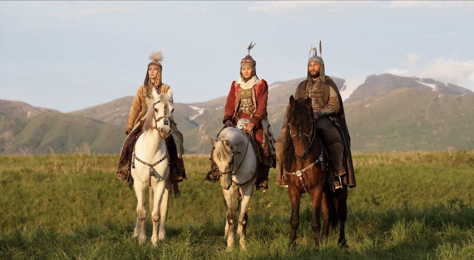 Produktbild The Golden Throne – Der neue Khan 4 von 7