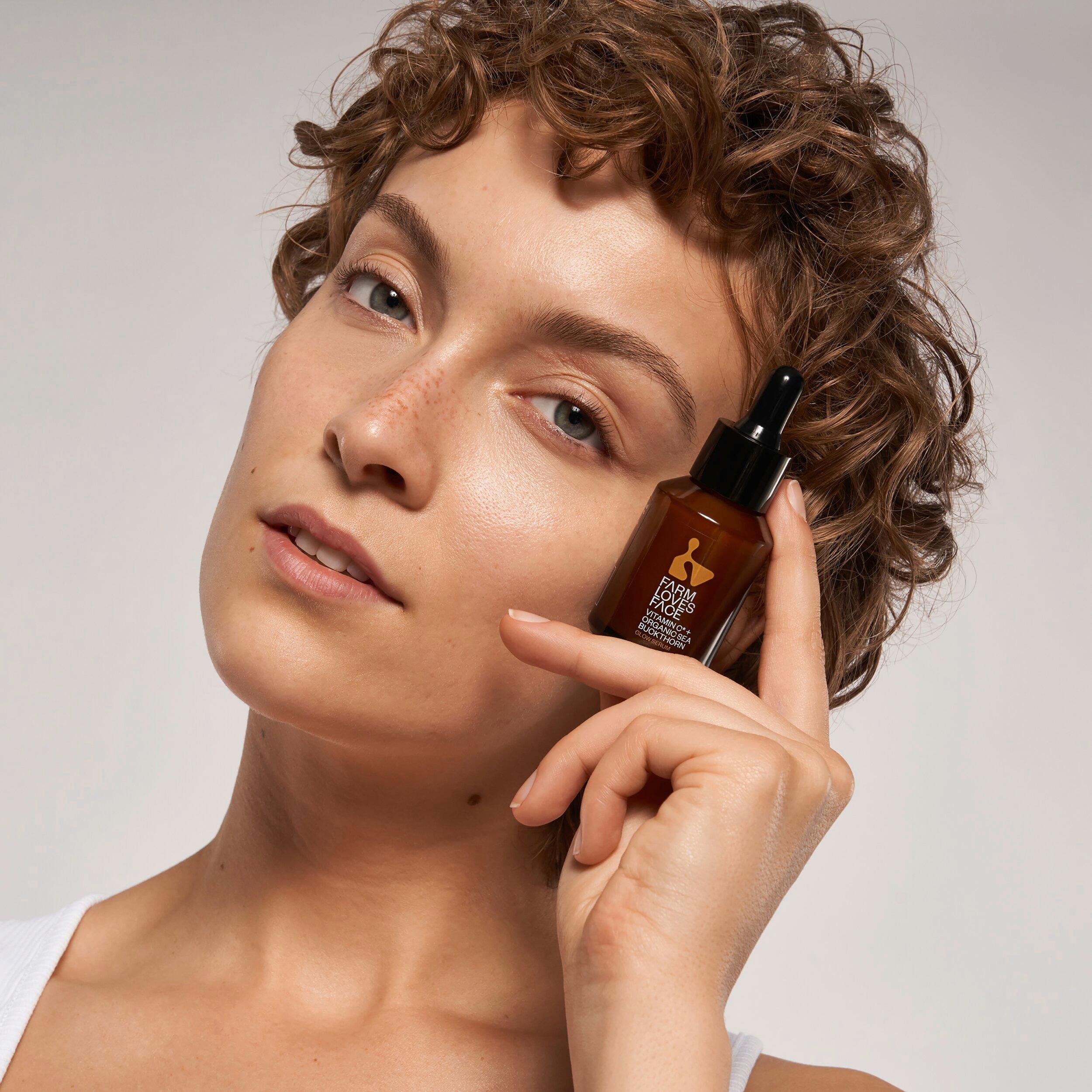 Produktbild Farm loves Face Vitamin C + Bio-Sanddorn Glow Serum 2 von 8