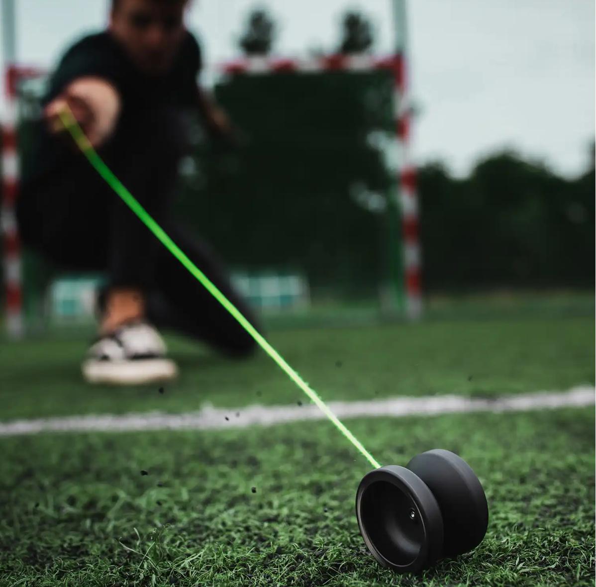 Produktbild YoYoFactory DV888 - YoYo für Beginner Fortgeschrittene und Profis Ø 50 mm B 40.5 mm 67 g schwarz mit patentiertem Spielsystem 3 von 5