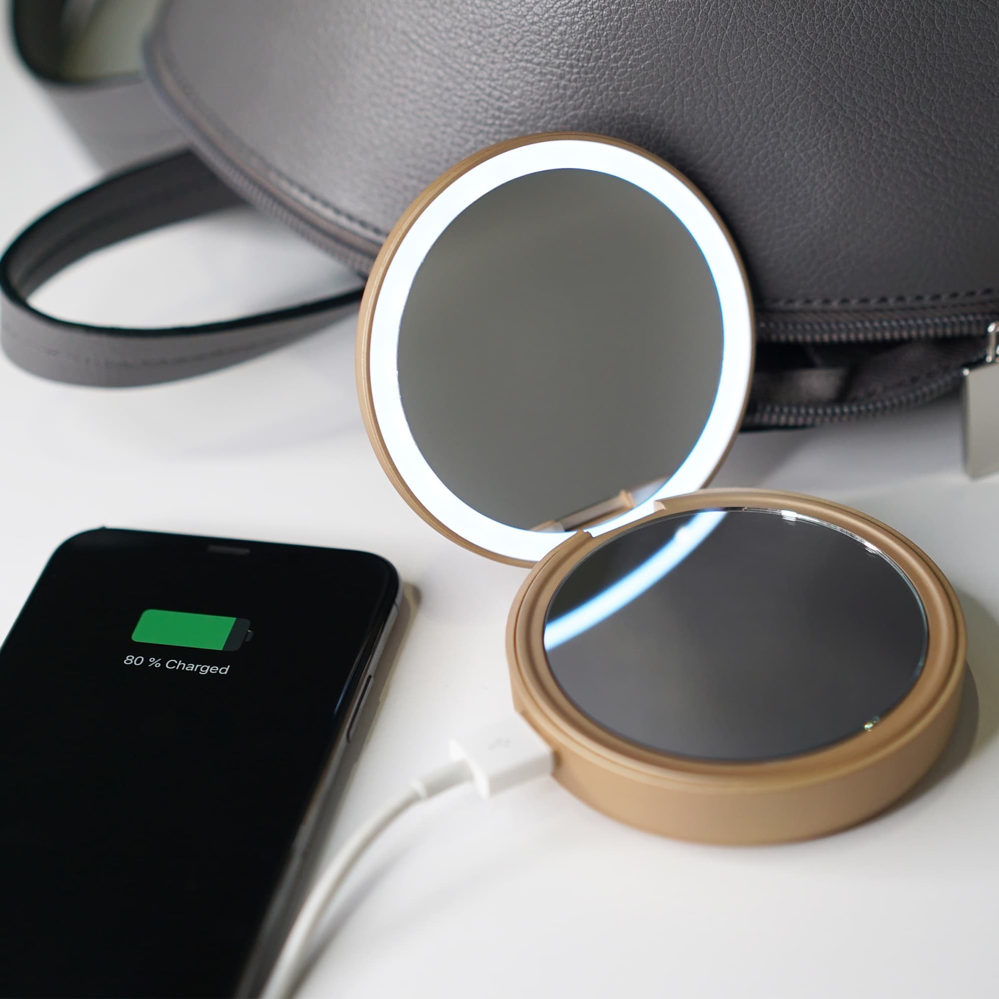 Produktbild Lotta Power Schminkspiegel und Powerbank 4000mAh in Gold 2 von 5