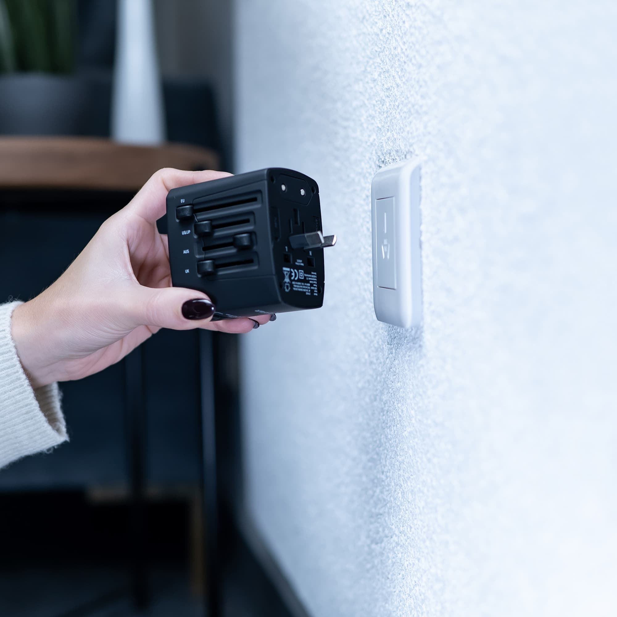 Produktbild XLayer Internationaler Reisestecker Weltweit Black 2 von 20
