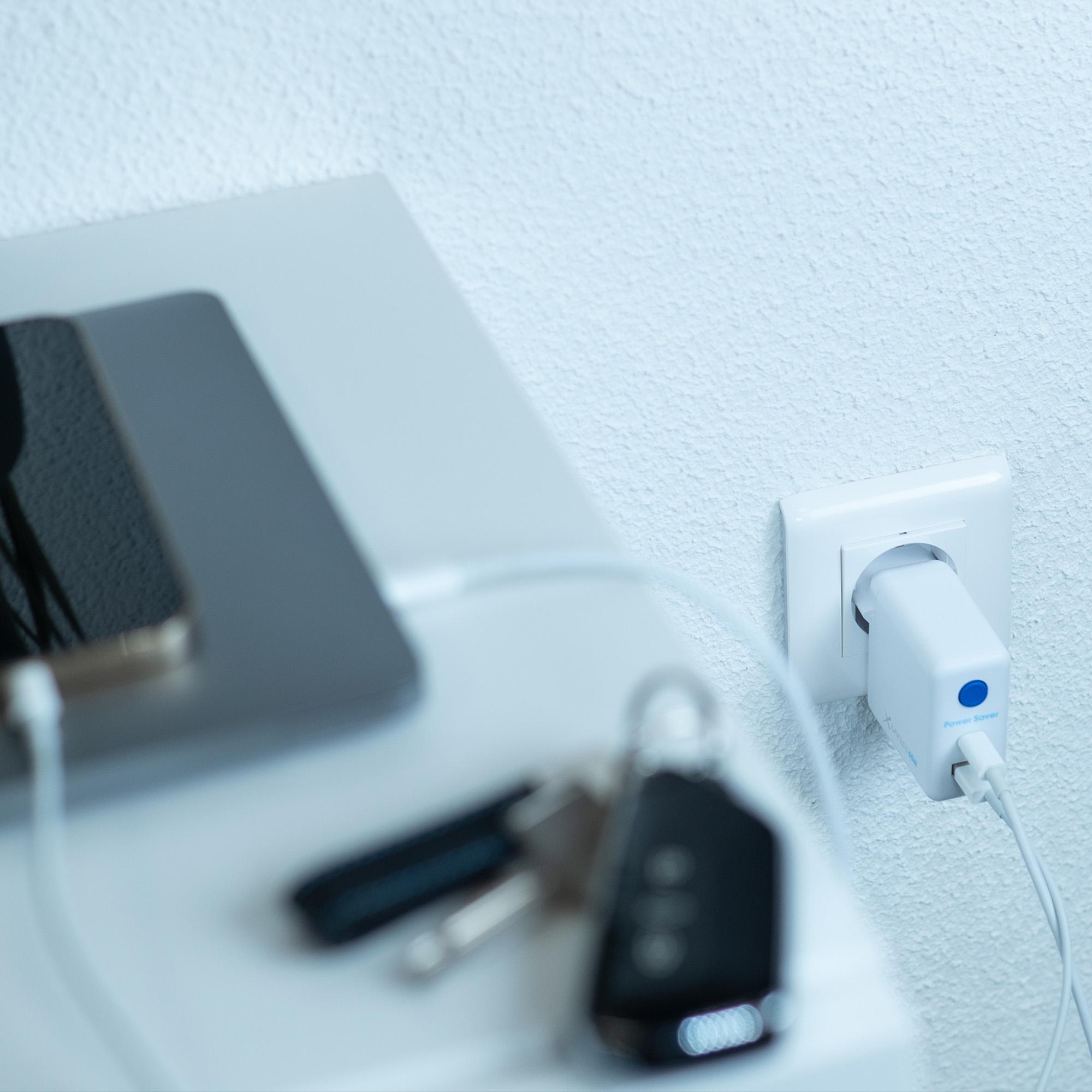 Produktbild XLayer 65W Power Saver duales Ladegerät mit Strom-Stopp-Funktion White 6 von 13