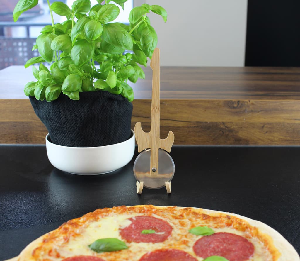 Produktbild Winkee Pizzaschneider mit Ständer Gitarre 3 von 3