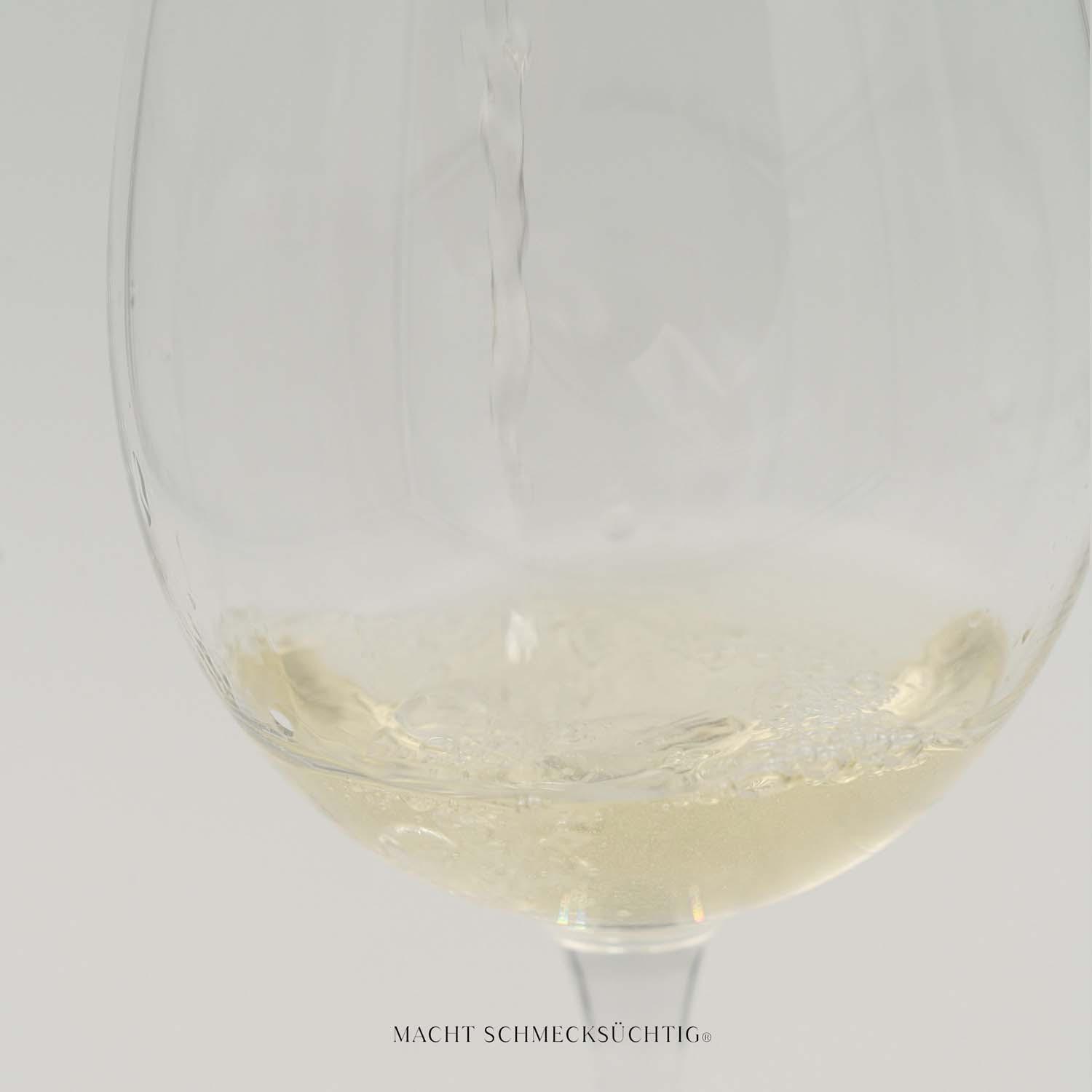 Produktbild THE GOLDEN CIRCLE Weisser Burgunder 2021 by Sascha Stemberg 3 von 4