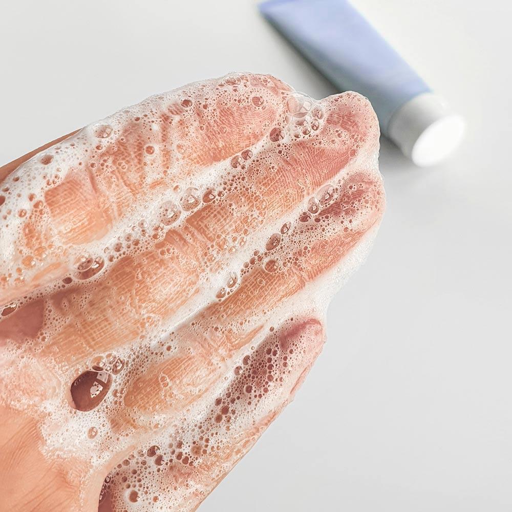 Produktbild STAY WELL Triple Hyaluronic Acid Cleanser 5 von 5