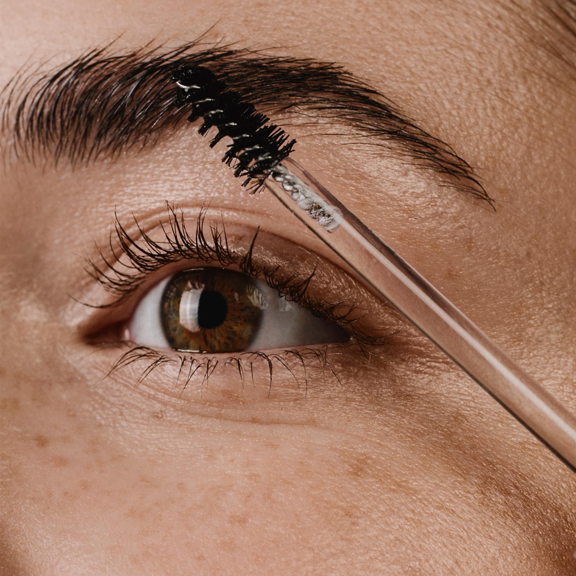 Produktbild MÁDARA GROW&FIX Augenbrauen- und Wimpernserum 3 von 5