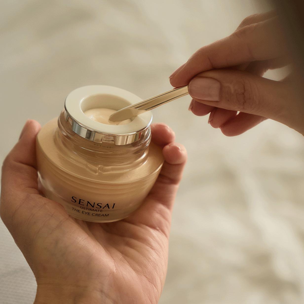 Produktbild SENSAI ULTIMATE The Eye Cream 4 von 5